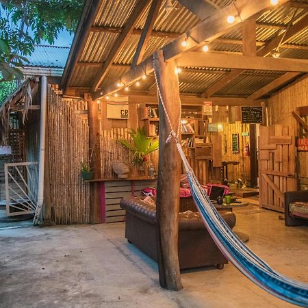 Albergue Roots Family Puerto Viejo de Talamanca Exterior foto