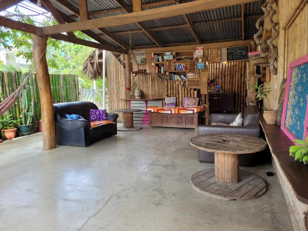 Albergue Roots Family Puerto Viejo de Talamanca Exterior foto