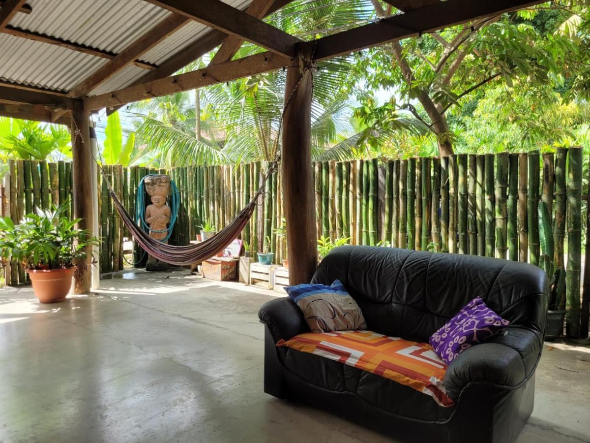 Albergue Roots Family Puerto Viejo de Talamanca Exterior foto